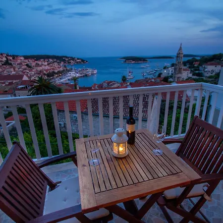 Apartment And Bonkan Hvar