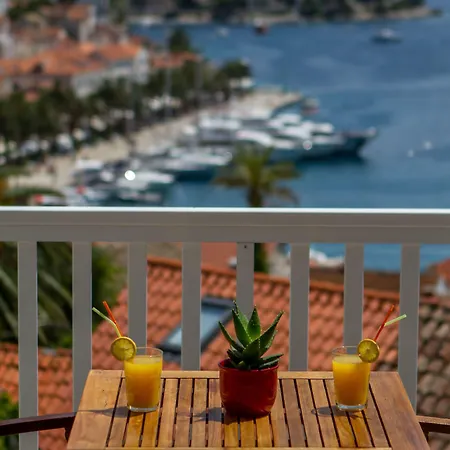 And Bonkan Hvar Hvar Town